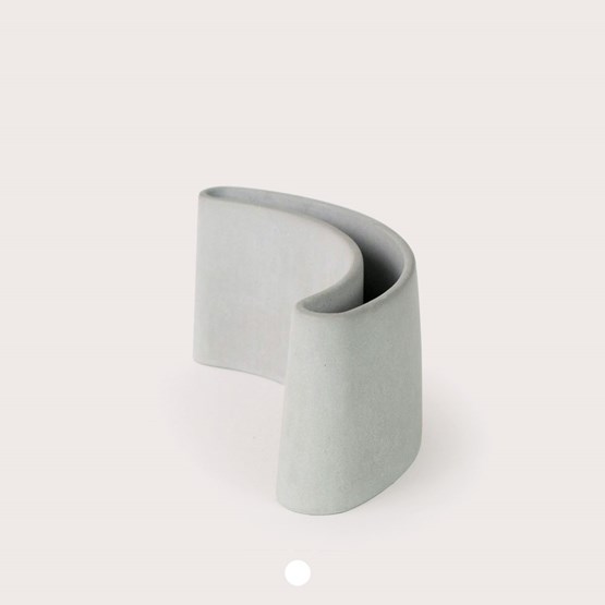 PARENTHESE Pencil holder  - Concrete - Design : Gone's
