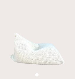PEAR Knitted woolen bag - white