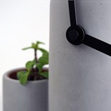 Horloge SILO aiguilles noires - Béton - Béton - Design : Gone's 4