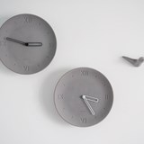 Antan Clock - Black needles - Concrete - Design : Gone's 2