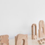 Set d'objets décoratifs en bois SHAPES - Bois clair - Design : Little Anana 2