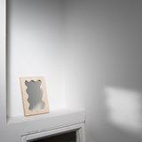 Miroir asymétrique SPLASH - mini - Bois clair - Design : Little Anana 3