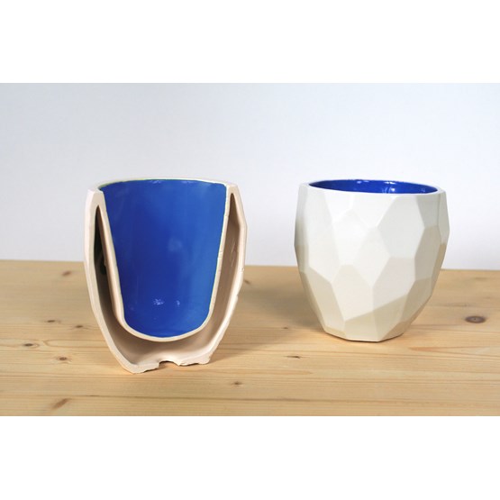 Thermos tasse à café POLIGON - bleu - Design : Studio Lorier