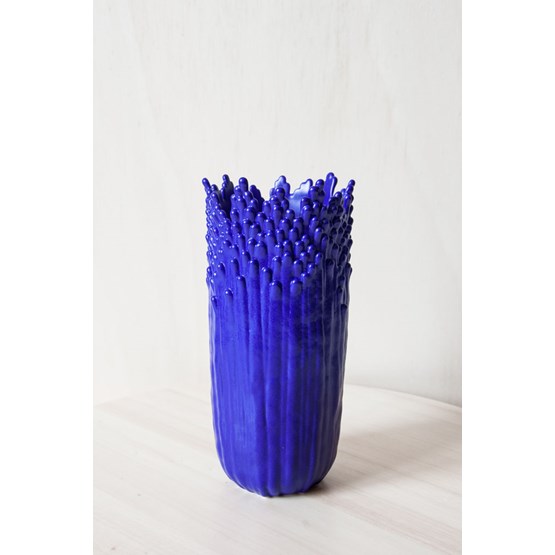 Vase ASCENSIONNEL FLORAL ÉPANOUI - Bleu électrique - Design : Cécile Bichon