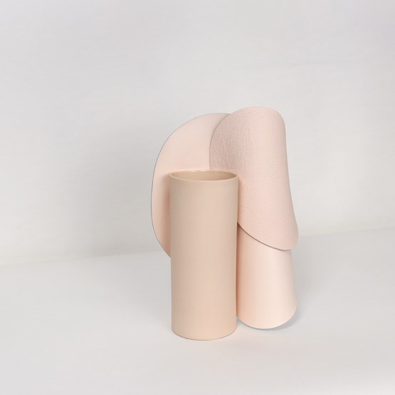 Vase CARNATION - Ecru / bleu - Cuir - Design : STUDiOFOAM