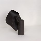 Vase CARNATION - Noir - Cuir - Design : STUDiOFOAM 3