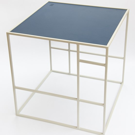 Table M+ - Gris/Saphir - Design : Helado Design