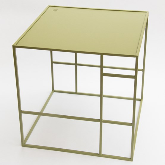 Table M+ - Olive - Design : Helado Design