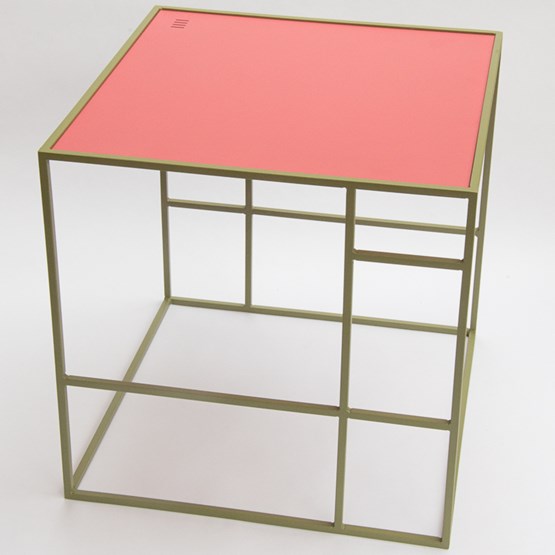Table M+ - Olive/Framboise - Design : Helado Design