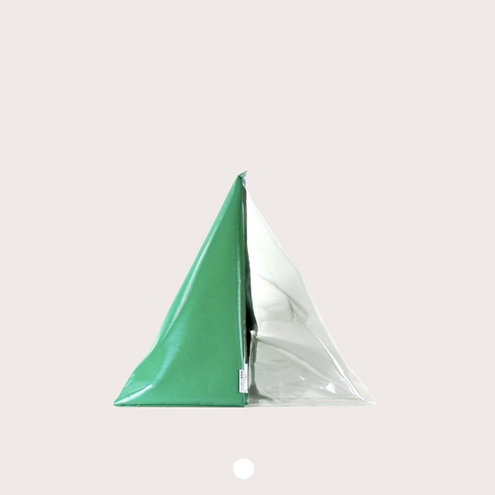 "A" de OLA - pouf de plage- vert - Design : Flora Koel