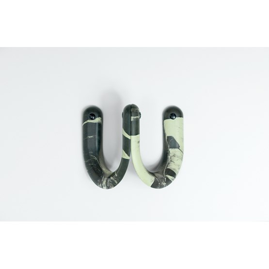 Ü hook - Simple model - Argile green / Black - Design : Studio Matériel