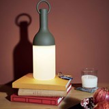 Lampe sans fil ELO - Kaki - Vert - Design : Bina Baitel 6