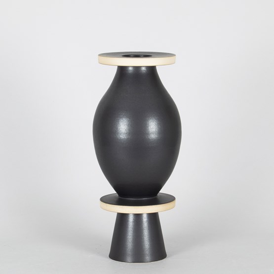 Vase 21/6 - black stoneware - Design : Lutz Könecke