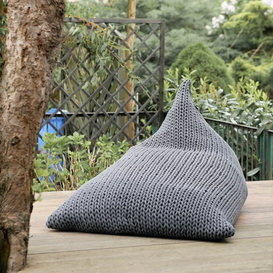 Triangle chunky knit bean bag pouf - Graphite - Brown - Design : Panapufa