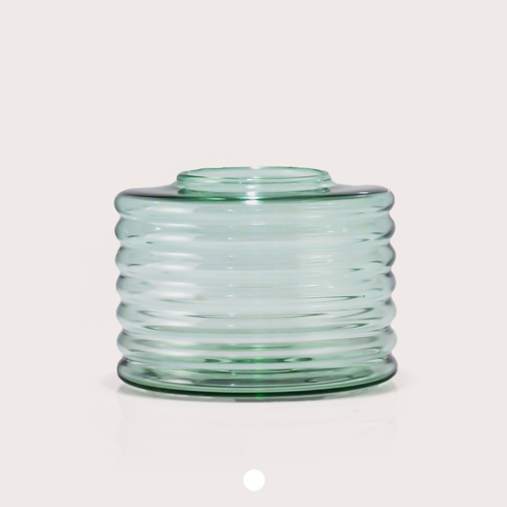 Vase déco en verre soufflé LUKA en Kaki Poudré - Verre - Design : Kulile