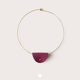 Collier CECI N'EST PAS UN SAC - violet mûre - Violet - Design : Beatrix Li-Chin Loos 8