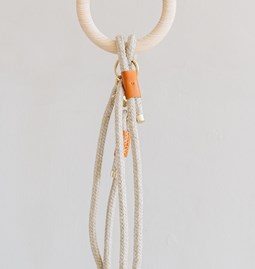 ECO-FRIENDLY ROPE LEASH WITH WOODEN HANDLE ASH  - tan