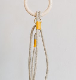  ROPE LEASH WITH WOODEN HANDLE. ASH - yellow