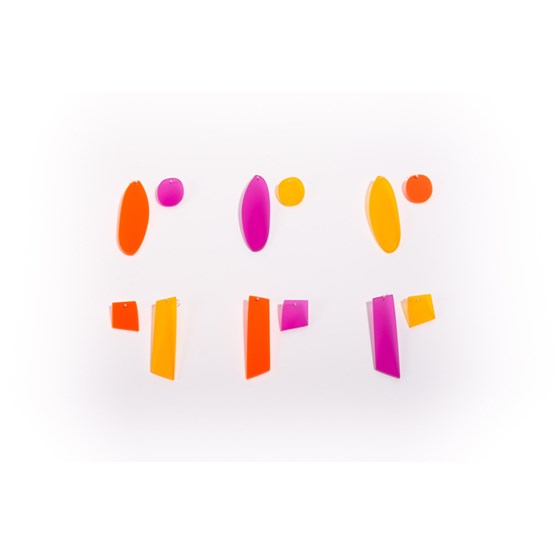Boucles d'oreilles PEBBLE  rectangle abricot x carré magenta - Orange - Design : Studio Thier & Van Daalen
