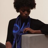 Foulard en soie SOLFÉRINO Nuit - Bleu - Design : Déjà-Vu 8