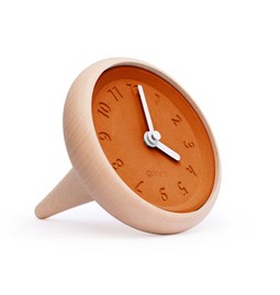 Horloge de table TOUPIE -  en bois et béton teinté terracotta aiguilles blanches