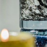 Bougie parfumée VAGUE - Cachemire, soie, myrrhe - Gris - Design : Perya 5