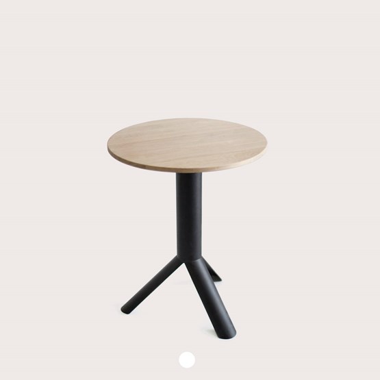 Oak TUBE side table - Design : Maarten Baptist