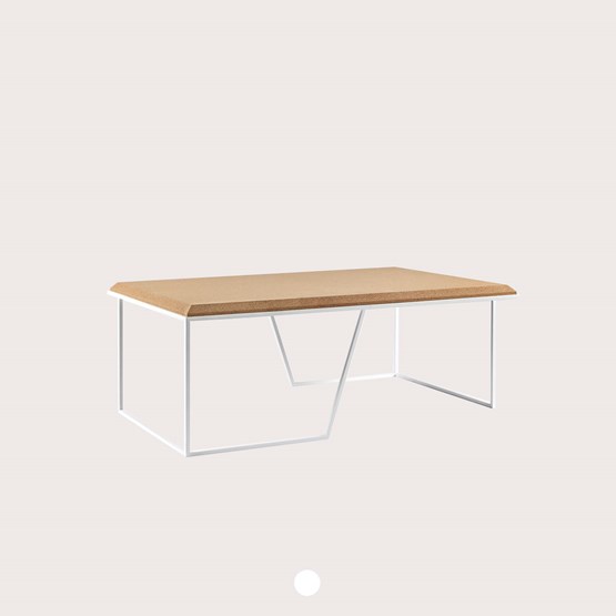 Table basse GRÃO | #1 - liège clair et piètement blanc - Design : Galula Studio