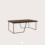 Table basse GRÃO | #1 - liège foncé et piètement noir - Liège - Design : Galula Studio 7