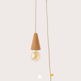 Lampe baladeuse SINO POSE -  liège clair et câble beige - Liège - Design : Galula Studio 6