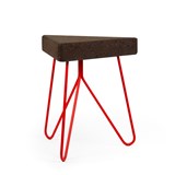 Tabouret/Table TRÊS -  liège foncé et piètement rouge - Liège - Design : Galula Studio 7